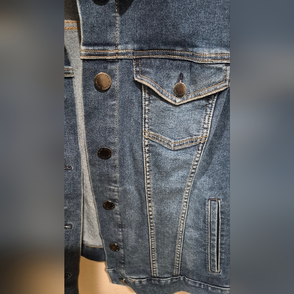 Lane Bryant Denim Jacket – Size 20 – Stretch Classic Trucker Style EUC - Picture 4 of 7